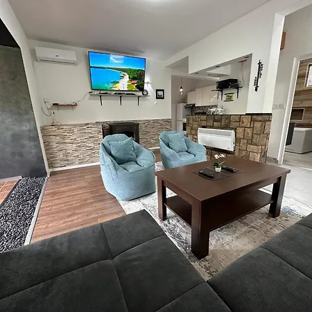 By Expert River Villa Kijevo