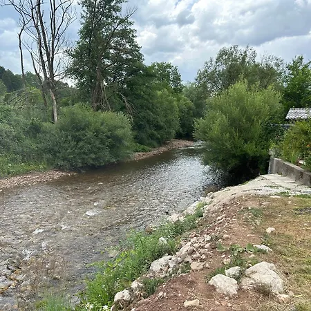By Expert River Villa *