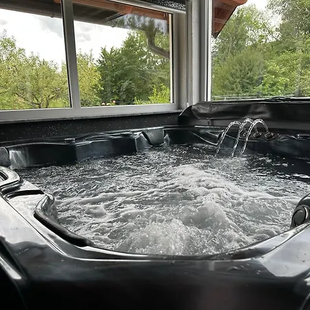 By Expert River Villa