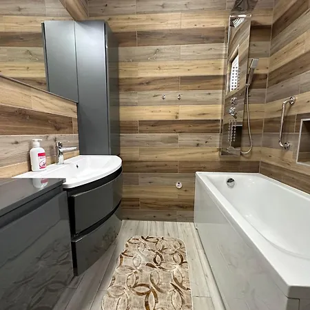 By Expert River Villa